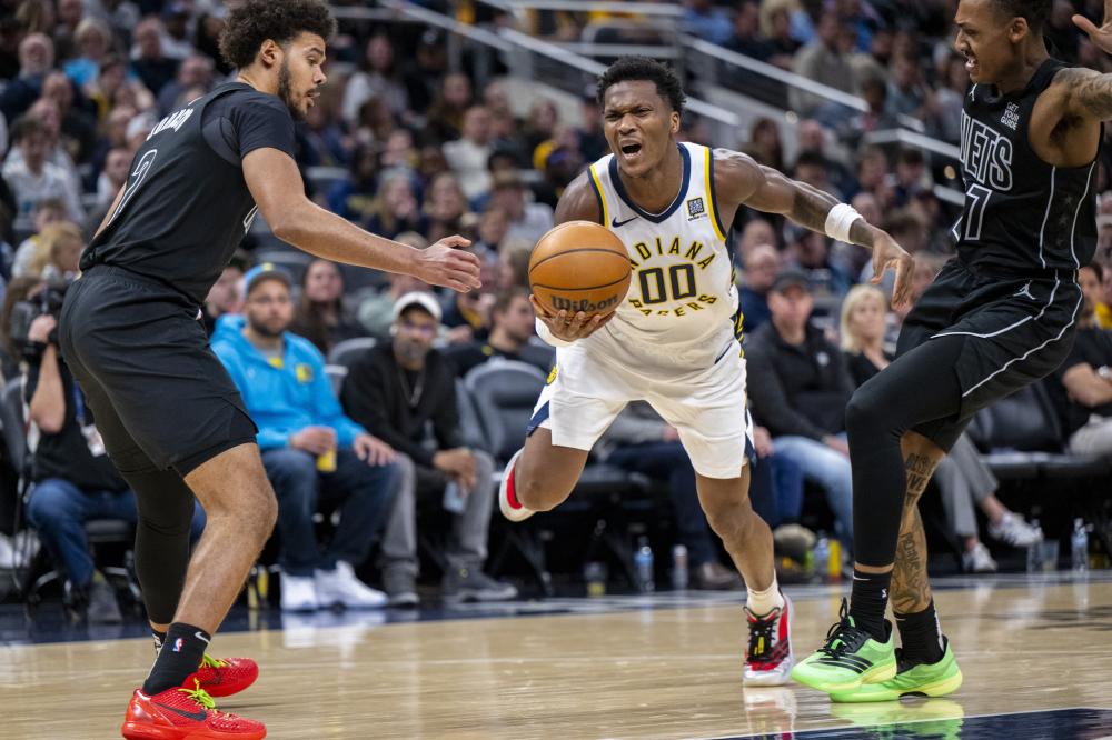 中国女足客战英格兰女足：邵子钦、王妍雯首发，王爱芳出战